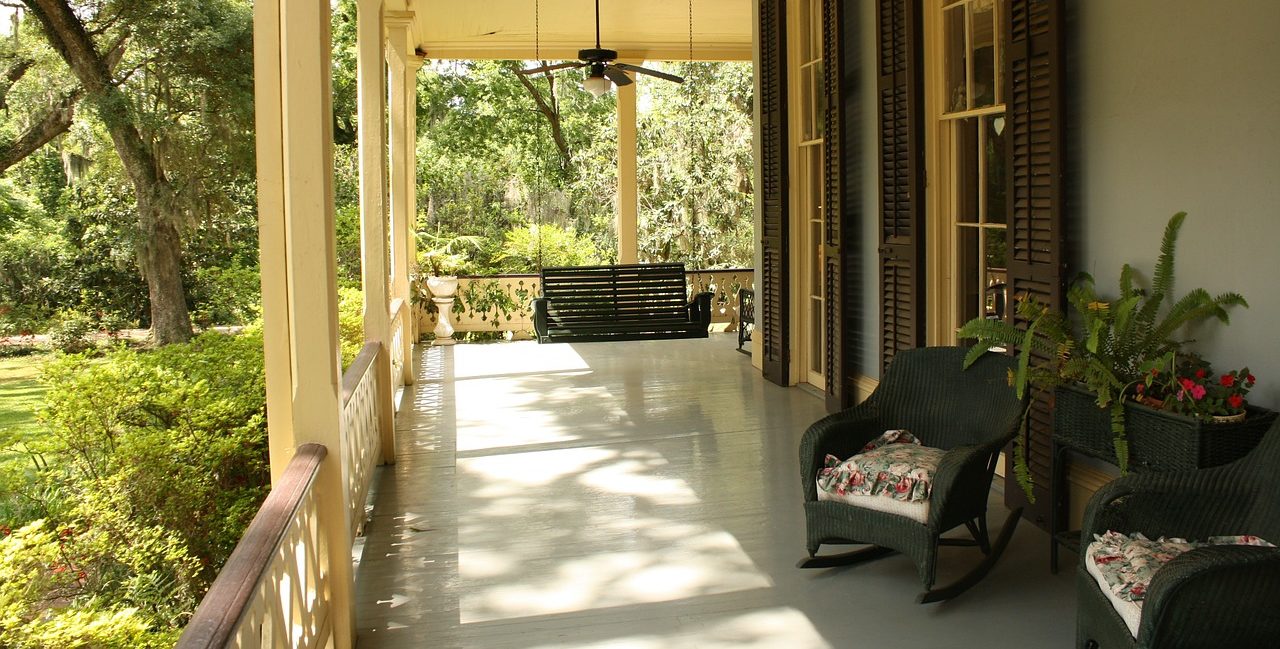 Concrete Patio Tips: Bringing the Indoors Out